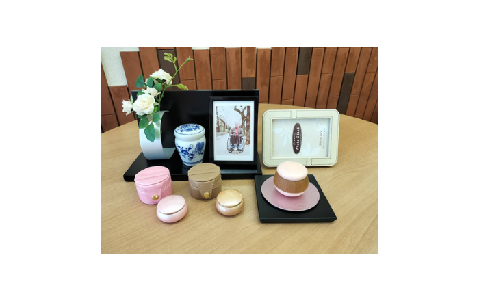 手元供養品の選び方 ー木製のミニ骨壺ー